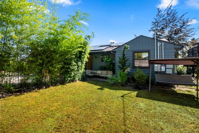 Building Photo - 8206 SW Terwilliger Blvd