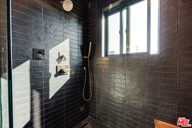 Building Photo - 12153 Palms Blvd