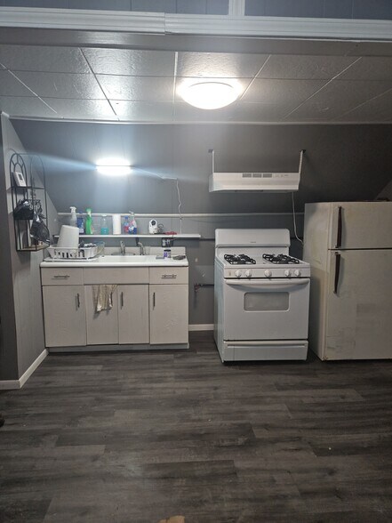 Building Photo - 1662 Saint Agnes Ave