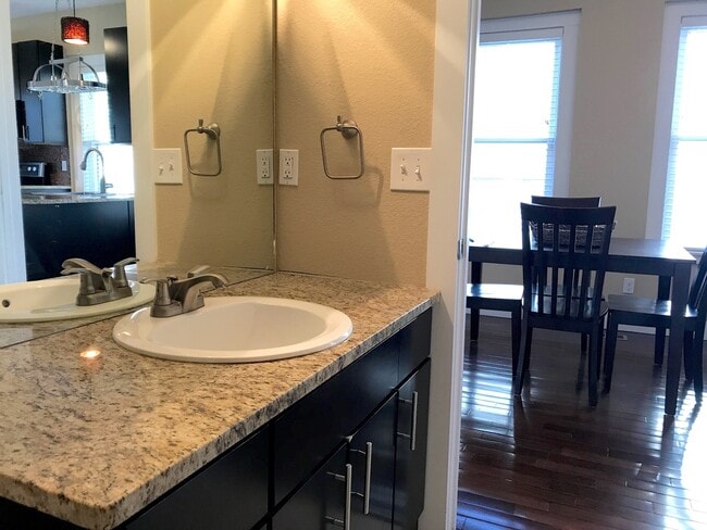 Building Photo - Available Now - 2Bedroom/1Bathroom in RiNo!