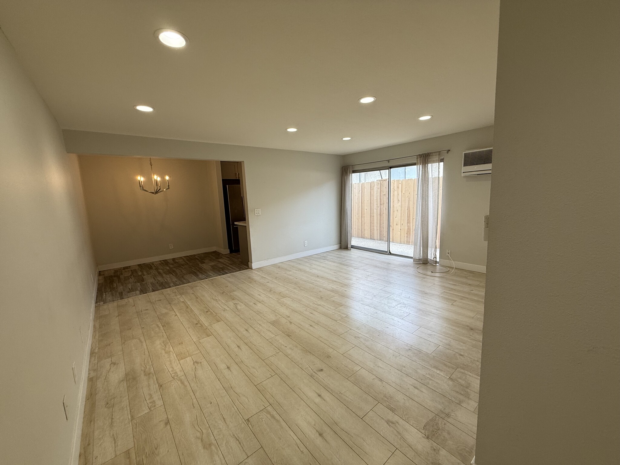 Building Photo - 409 Burchett St
