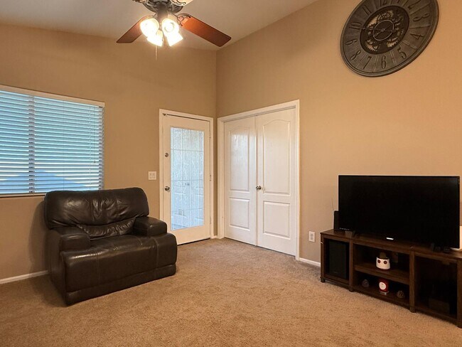 Building Photo - 4533 S 236th Dr