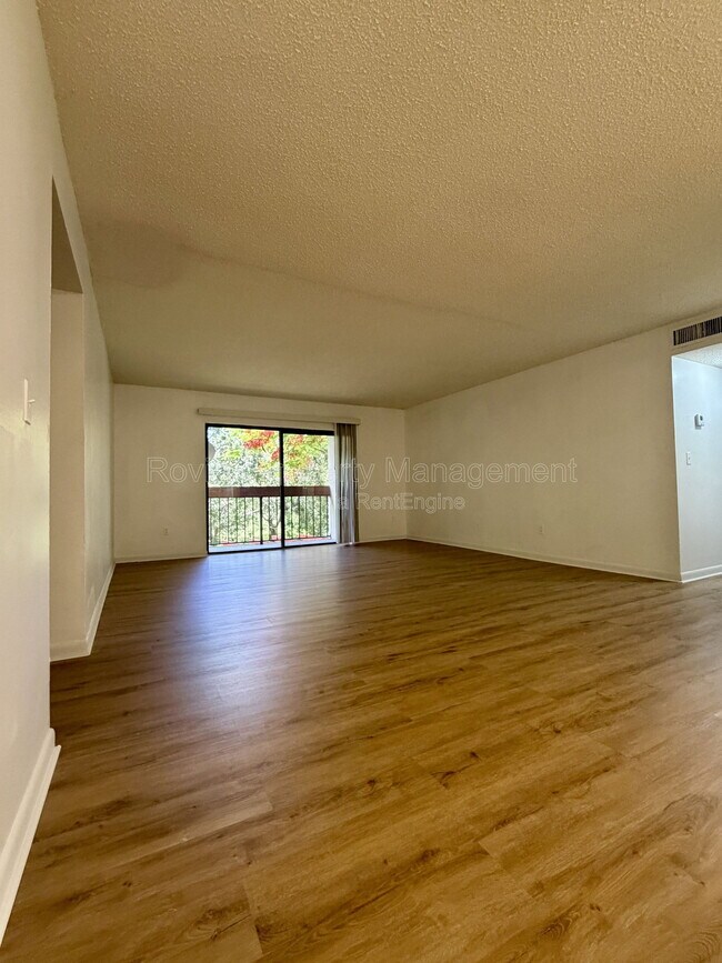 Building Photo - 8660 SW 149th Ave