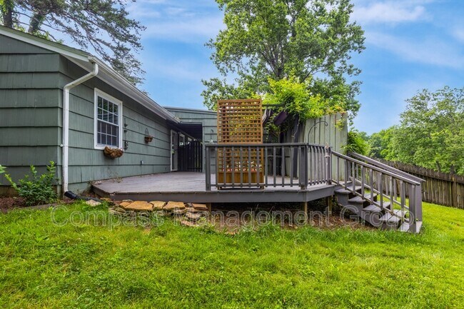 Building Photo - 1125 Timbergrove Dr