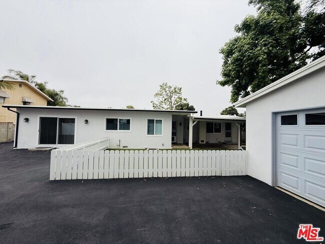 Building Photo - 13411 Wingo St