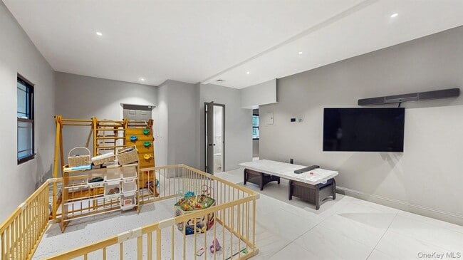 Building Photo - 17 Arthur Pl