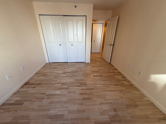 Building Photo - 8 Museum Way