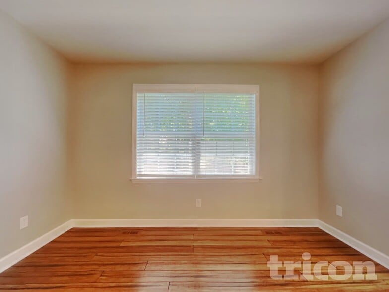 Building Photo - 180 Coghill Dr