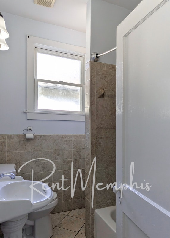 Building Photo - 345/347 Garland Street - 347