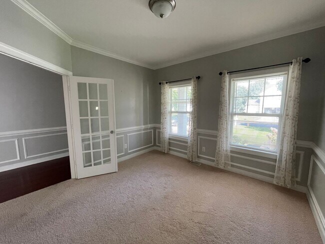 Building Photo - Four Bedroom Home in Kalamazoo