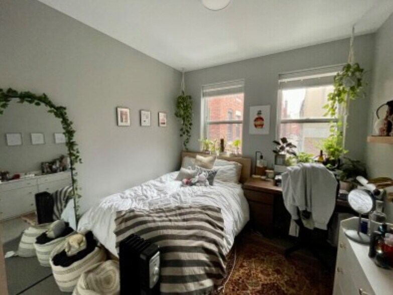 Building Photo - 104 Hemenway St