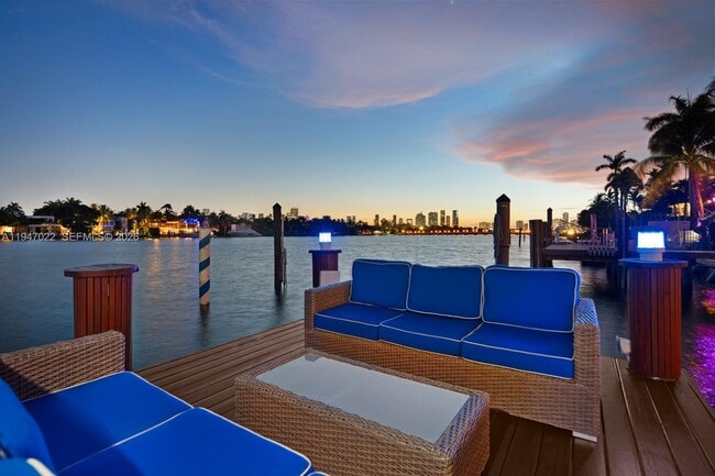 Building Photo - 56 S Hibiscus Dr