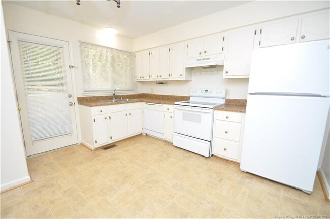Building Photo - 6112 Deerwood Pl
