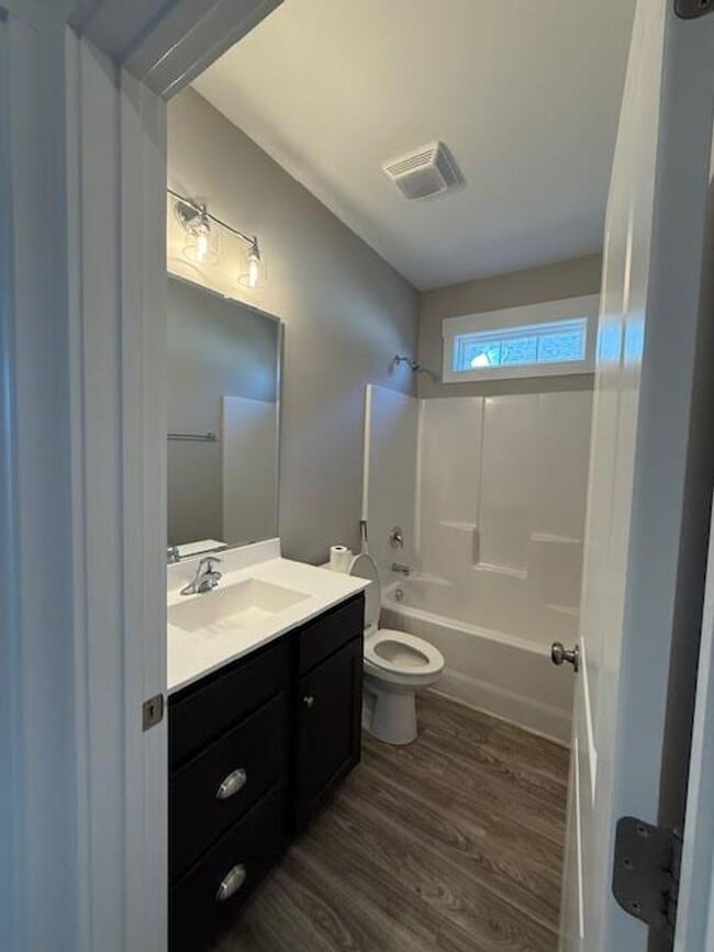 Building Photo - An Unbeatable Location and Stunning Home!!