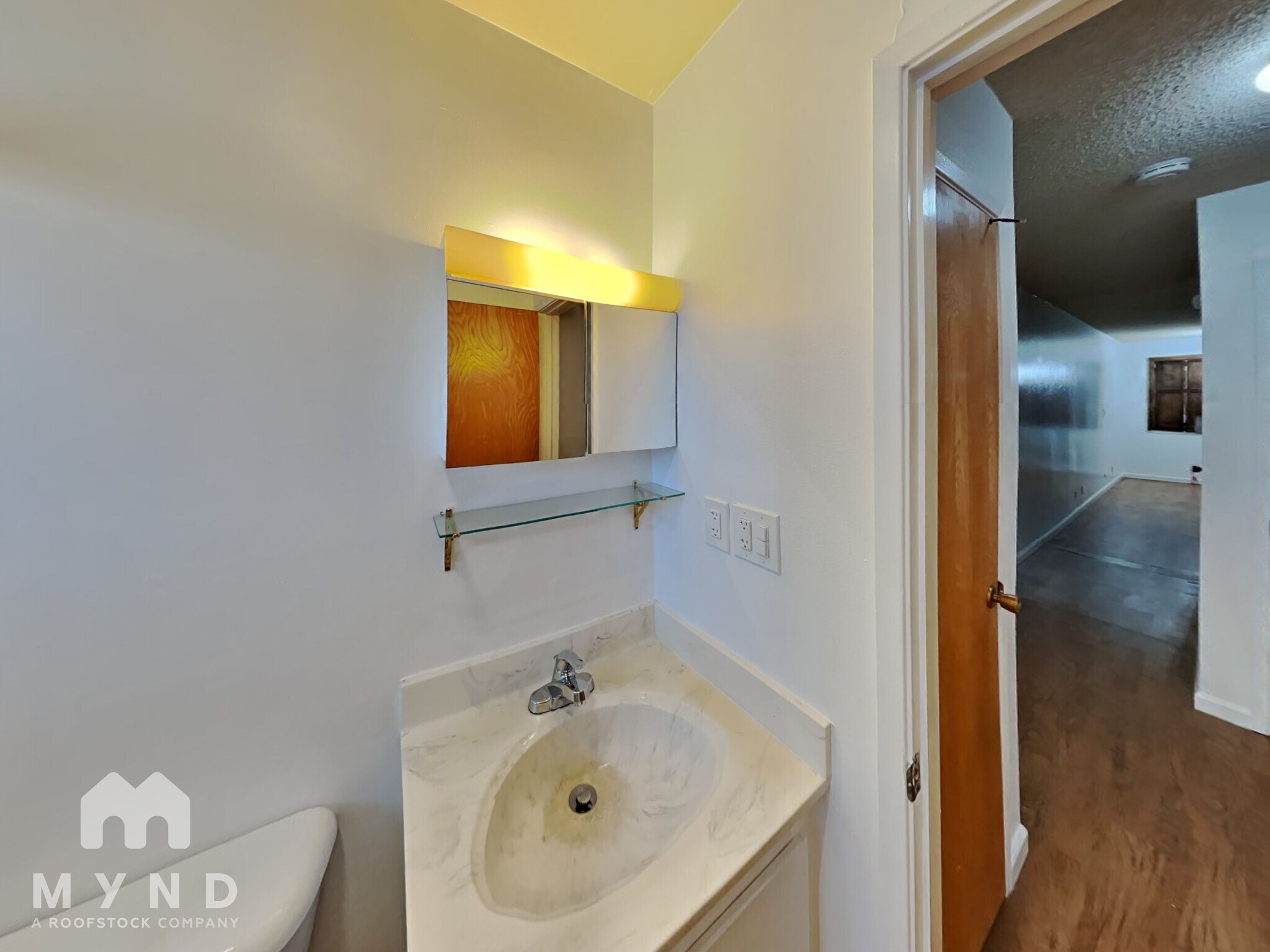 Building Photo - 5515 Spinnaker Dr