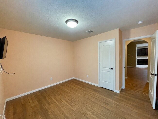 Building Photo - 2035 Borthwick Ln