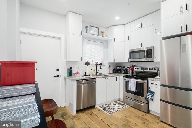 Building Photo - 1940 N Orianna St