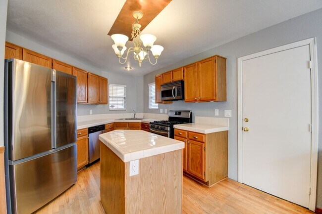 Building Photo - 6401 Morley Ave