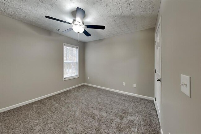 Building Photo - 275 Grayson Manor Dr SW