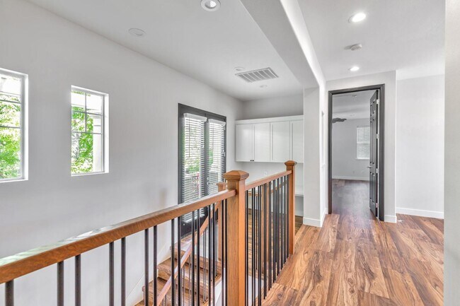Building Photo - 7531 Edinburgh Way
