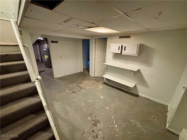 Building Photo - 958 E Wilbeth Rd