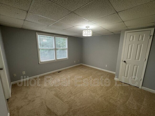Building Photo - 459 Oak Hill Cir