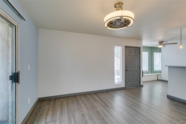 Building Photo - 3168 Tarpon Dr
