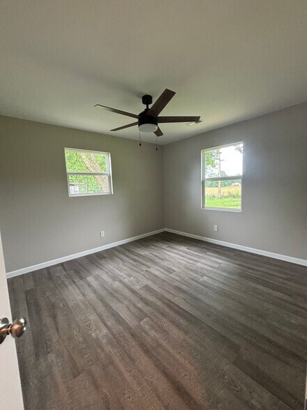 Building Photo - 108 N Huffman Ave