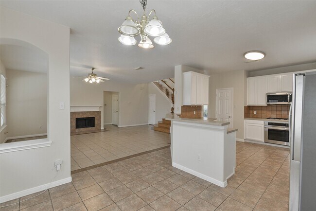 Building Photo - 15707 Sandisfield Ln
