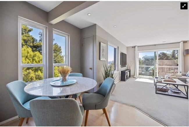 Building Photo - Vacation living every day. 2Bed/2Bath