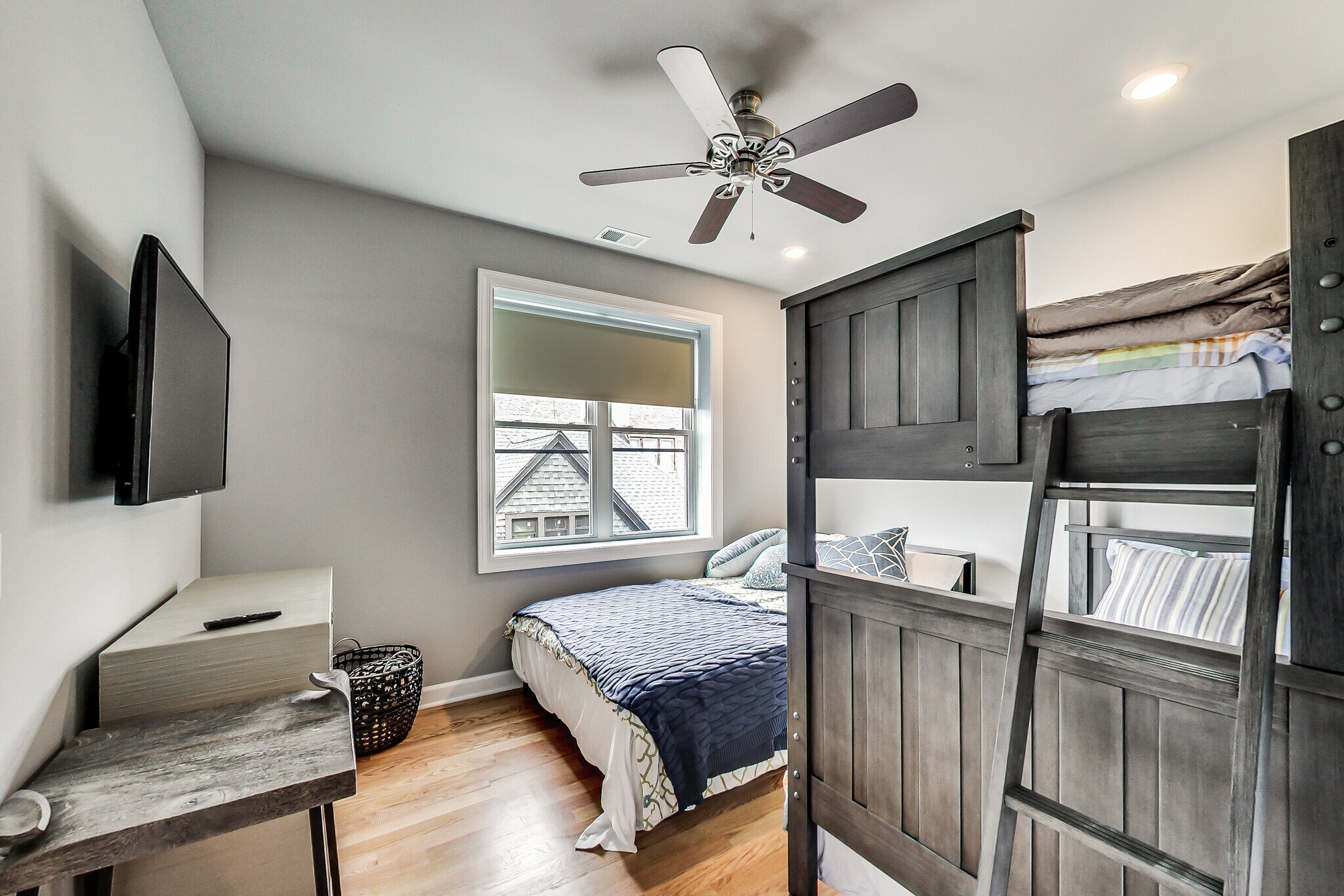 Building Photo - 5117 S Kenwood Ave