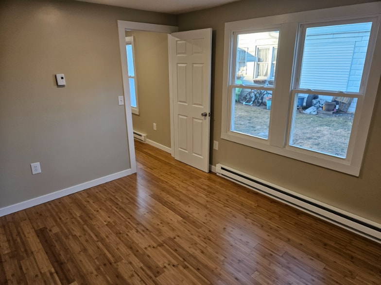 Building Photo - 205 E 2nd St