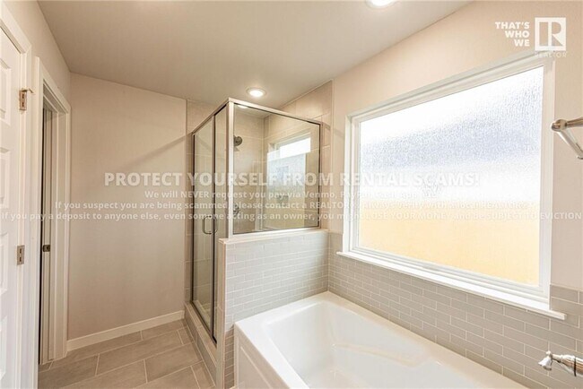 Building Photo - 582 Wagon Wheel Ave
