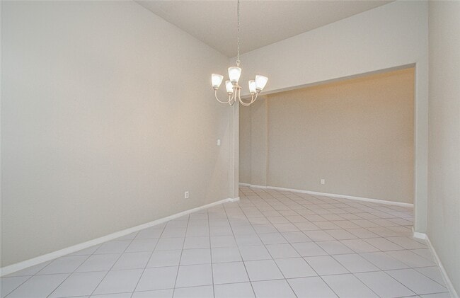 Building Photo - 15702 Whisper Woods Dr