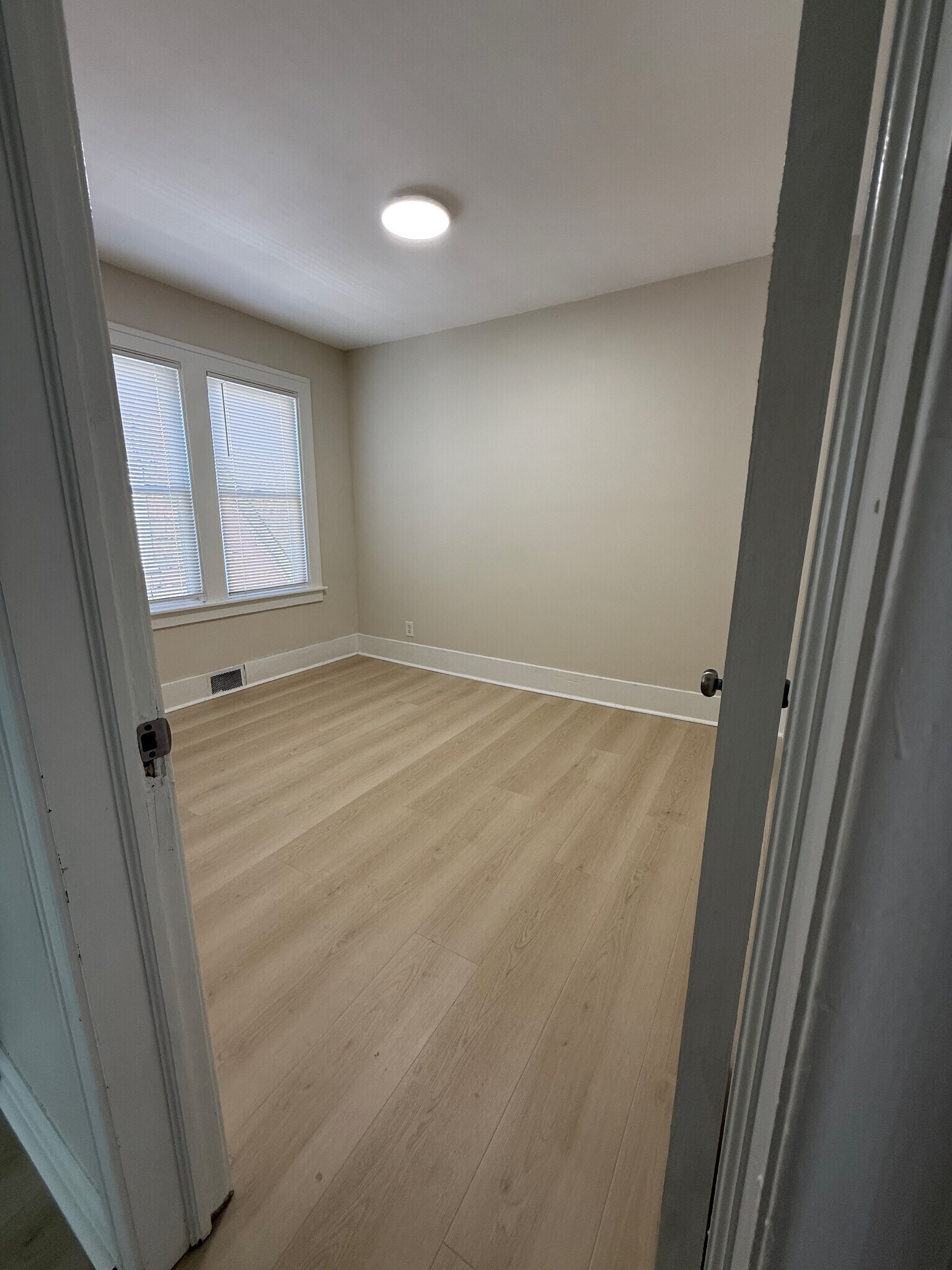 Building Photo - 5075 Somerset Ave