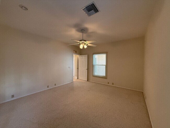 Building Photo - Pending - Long term