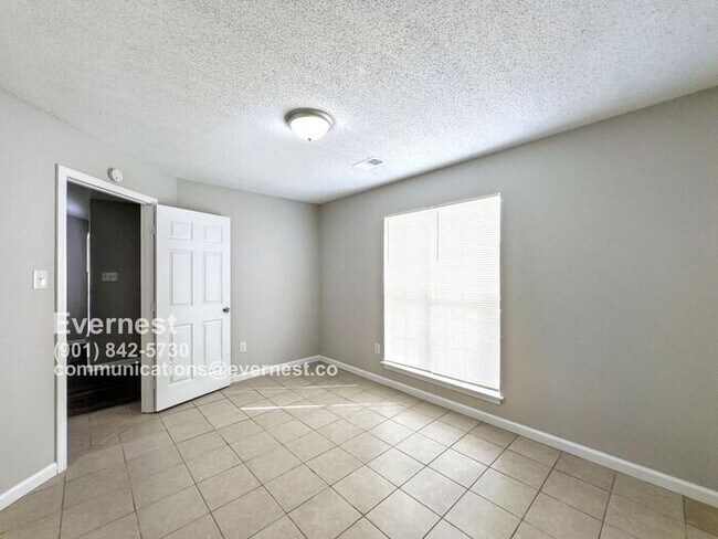 Building Photo - 7593 Lilly Dr