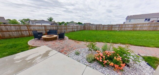 Building Photo - 3D TOUR + BEAUTIFUL HOME + 3 Car Garage + Fenced In Yard! Available July 3rd!