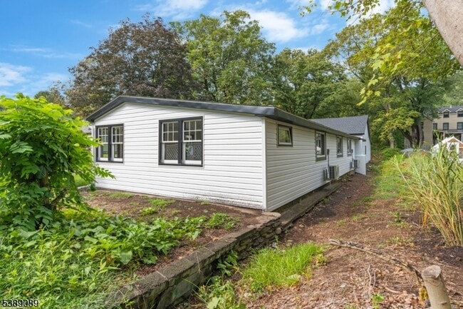 Building Photo - 68 Trenton Ave