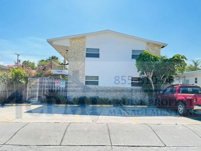 Interior Photo - 1609 S Federal Hwy Lake Worth, FL 33460