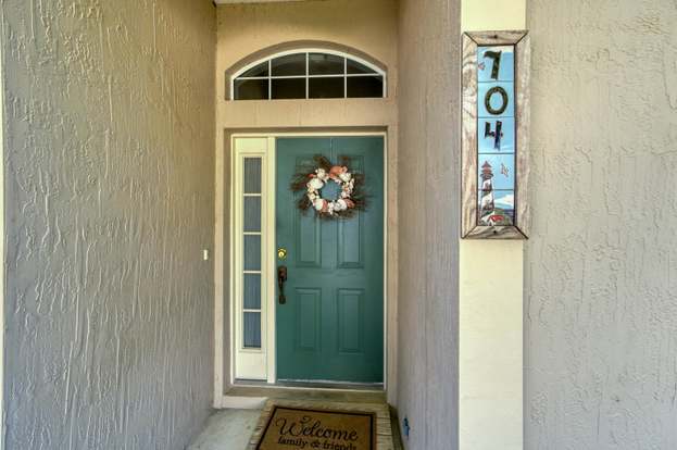Building Photo - 704 Captains Dr