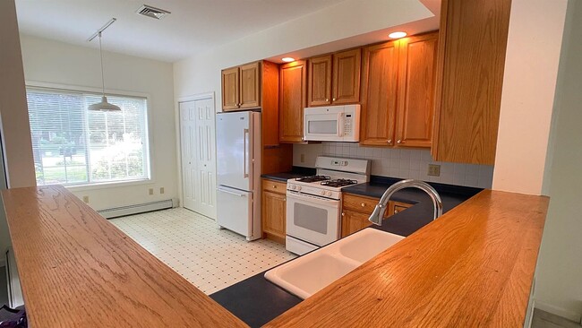 Building Photo - 4BD/2BA Forest Run Townhouse in Williston