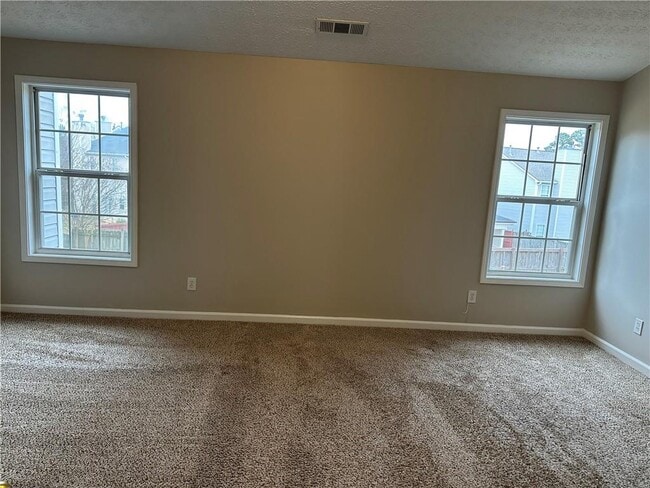 Building Photo - 590 Clairidge Ln SW