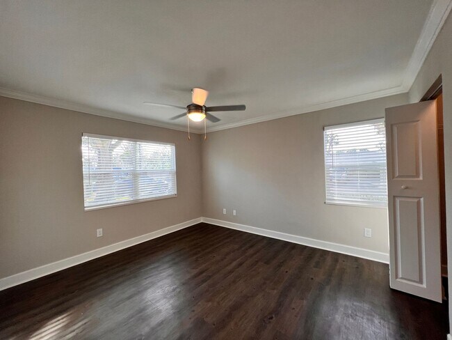 Building Photo - Woodgate Blvd, Unit 107