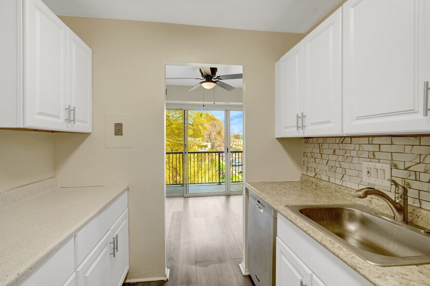 Building Photo - 2904 Kings Chapel Rd