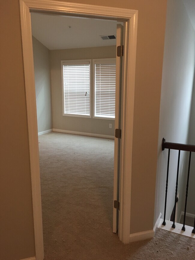 Building Photo - 1256 Elderwood Way