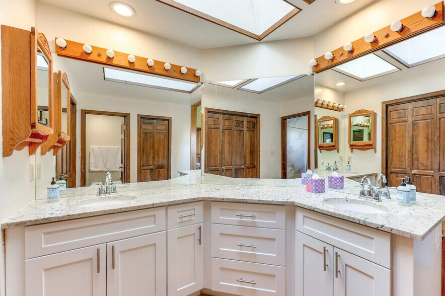 Building Photo - 1508 Harrison Ave