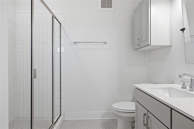 Building Photo - 4704 Sunset Trail