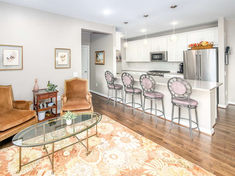 Building Photo - 3989 Norton Pl