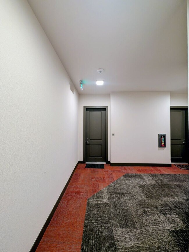 Building Photo - Long Realty & Property Management - 2 Bedroom 2 Bathroom condo in Aurora